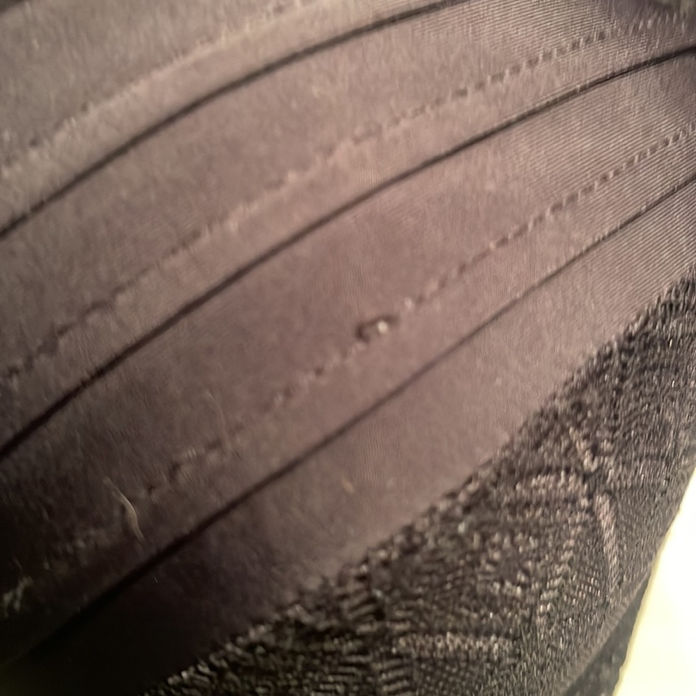 38D Black Bow bra. - Picture 8 of 9